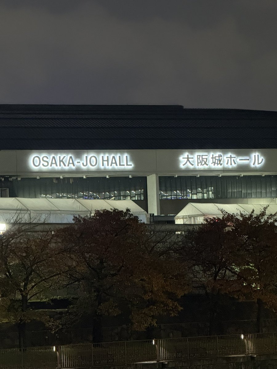 winter71493995's tweet photo. 早く着きすぎたな https://t.co/jlJyE22Acz