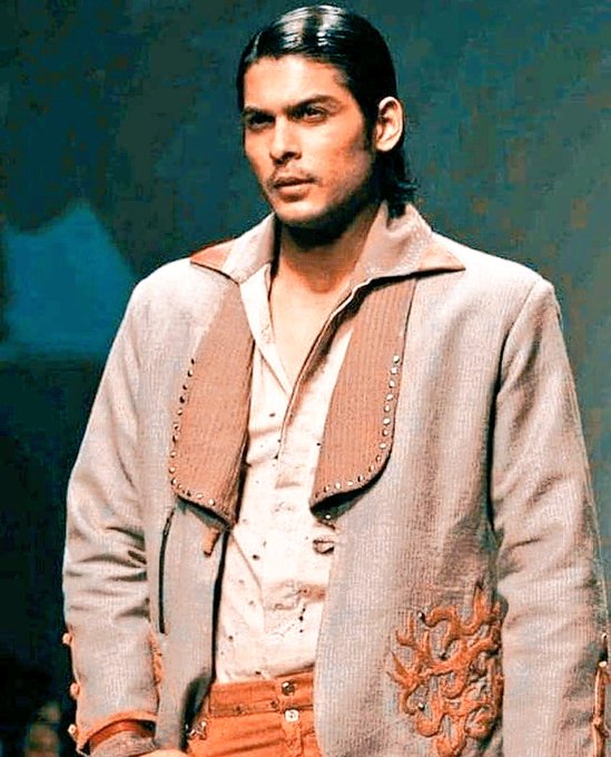 vijaya_sidheart's tweet image. 17 days to go....  

#SidharthShukla || #SidHearts