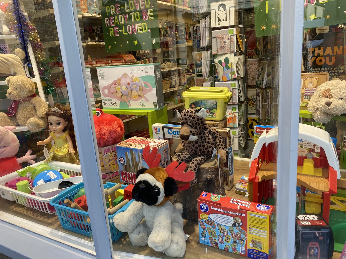 OxfamHexham's tweet image. Bags delivered ..Big smile from Amanda  Lots of Christmas cheer here at #Oxfam #Hexham