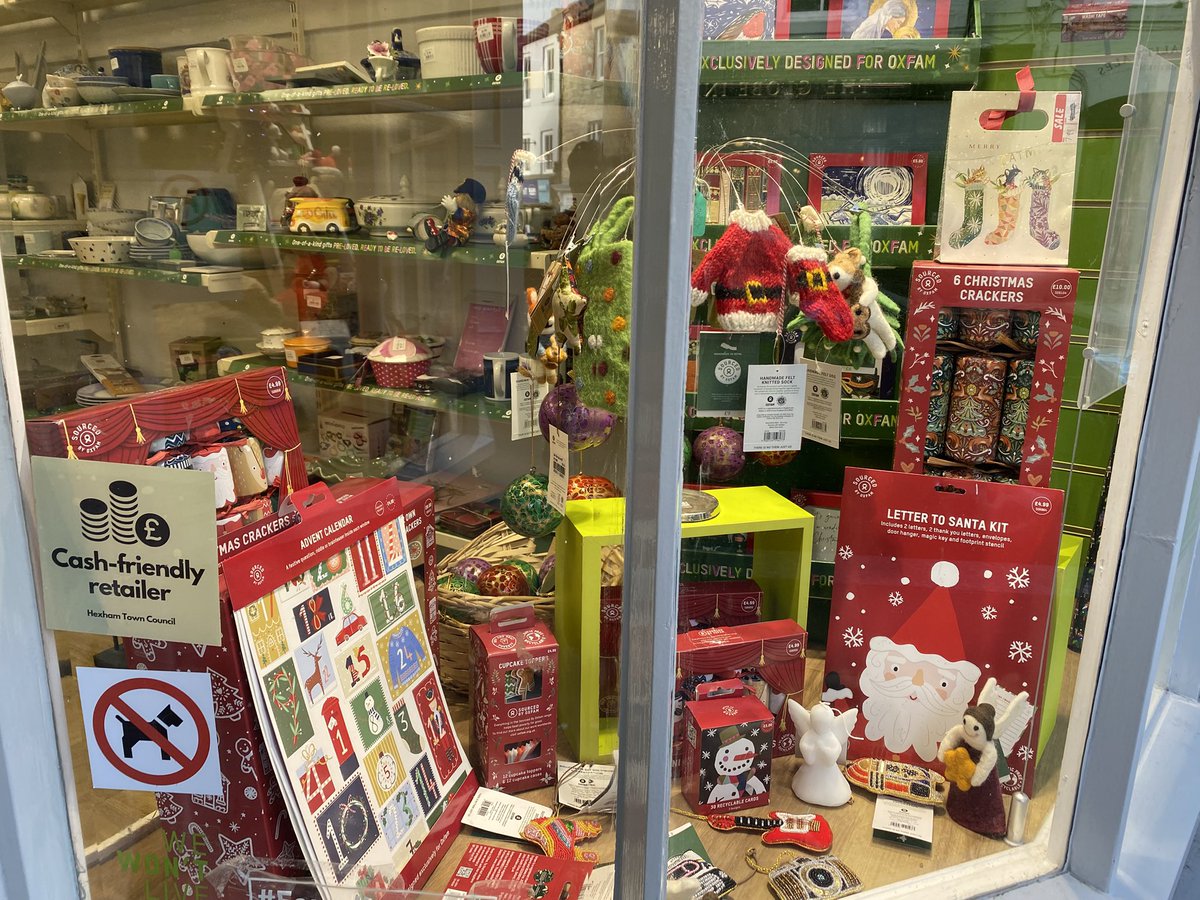 OxfamHexham's tweet image. Bags delivered ..Big smile from Amanda  Lots of Christmas cheer here at #Oxfam #Hexham