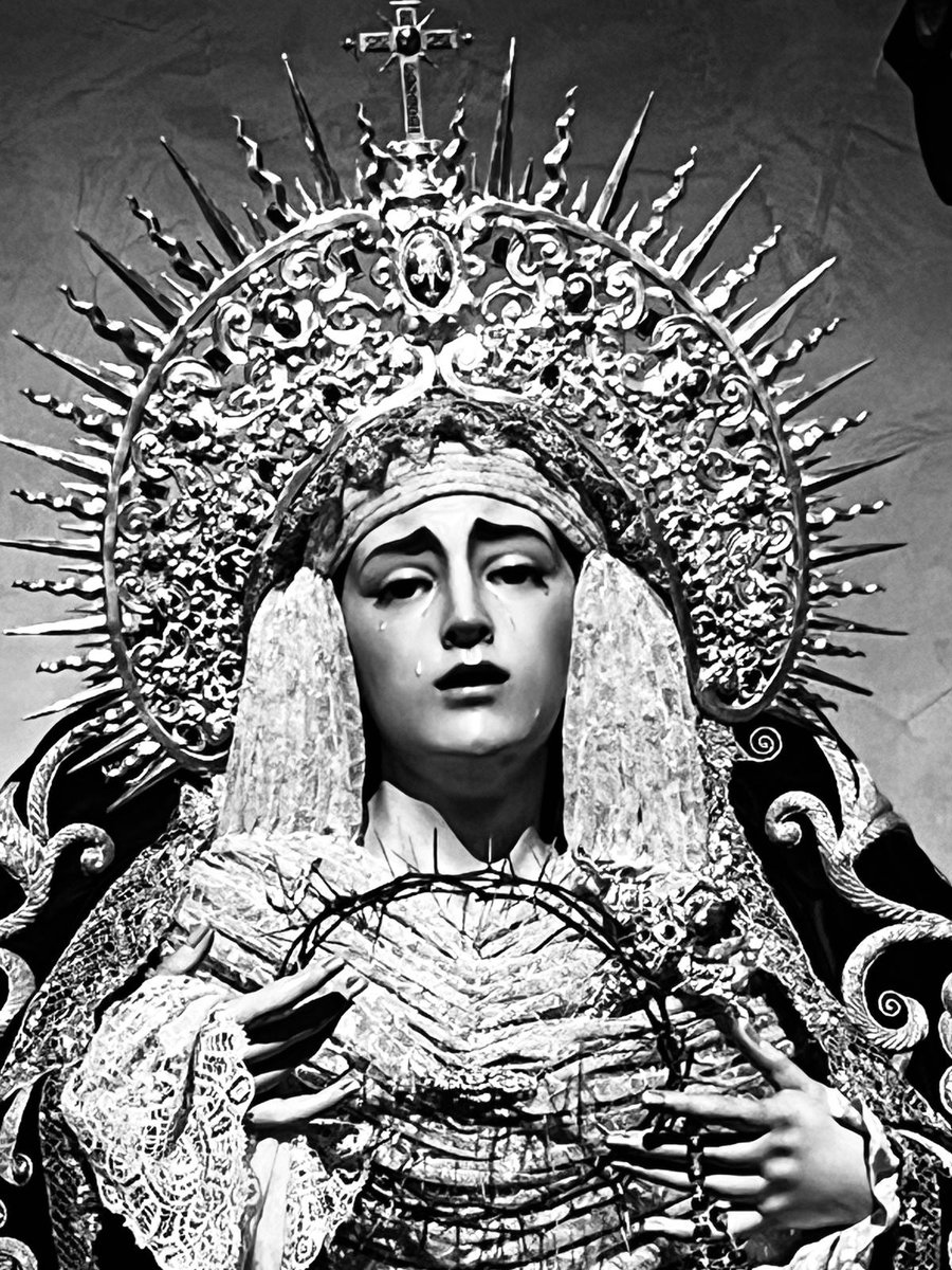 Reina, Madre y Corredentora.
