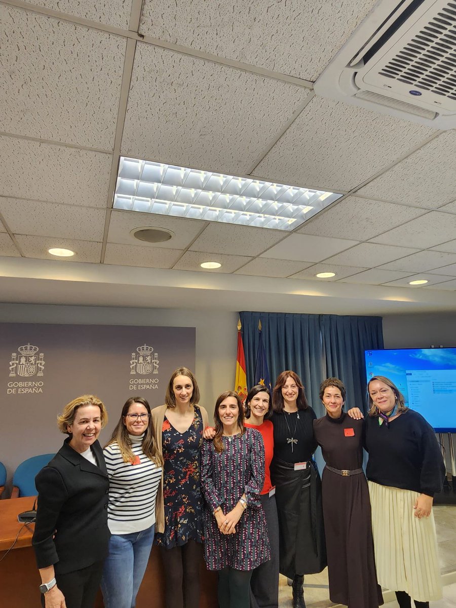 ONT_esp's tweet image. 🔘El equipo #SoHO da la @ONT_esp participó la semana pasada en la jornada intercongresos organizada junto a @aebt_org  en @sanidadgob en el que participaron más de 60 profesionales para hablar de tejidos, microbiota y leche humana donada. 
#OrgulloONT