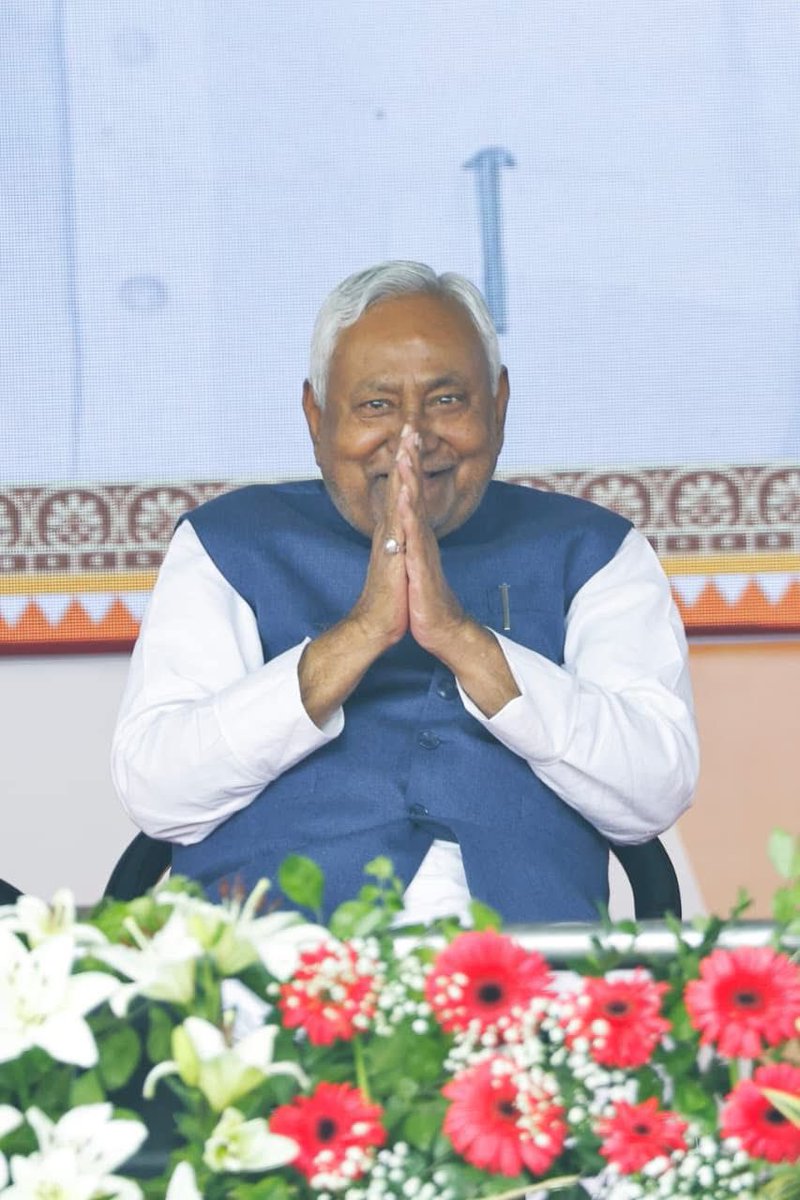 ISushmaPandey's tweet photo. बिहार की हार पचाने में असमर्थ विपक्ष SIR और EVM को दोष देता रहा, जबकि नीतीश कुमार तकनीकी बदलाव, सेवा क्षेत्र विस्तार और 1 करोड़ नौकरियों के लक्ष्य को पूरा करने में जुटे हैं, जो बिहार को नई दिशा देगा। https://t.co/OeNsDh0rOs