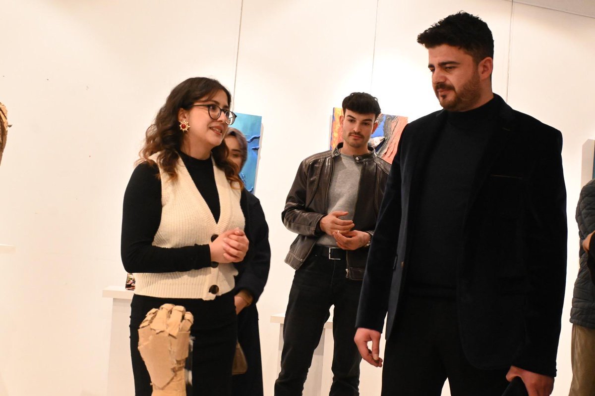 cumunivkurumsal's tweet image. Eğitim Fakültesi Öğrencilerinden Sanat Yolculuğu: “ANASÖZÜ” ve “YANSIMA

cumhuriyet.edu.tr/m/haberler-ice…

#sivascumhuriyetüniversitesi
#resimsergisi