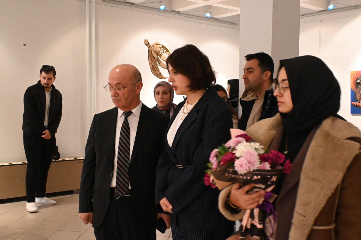 cumunivkurumsal's tweet image. Eğitim Fakültesi Öğrencilerinden Sanat Yolculuğu: “ANASÖZÜ” ve “YANSIMA

cumhuriyet.edu.tr/m/haberler-ice…

#sivascumhuriyetüniversitesi
#resimsergisi