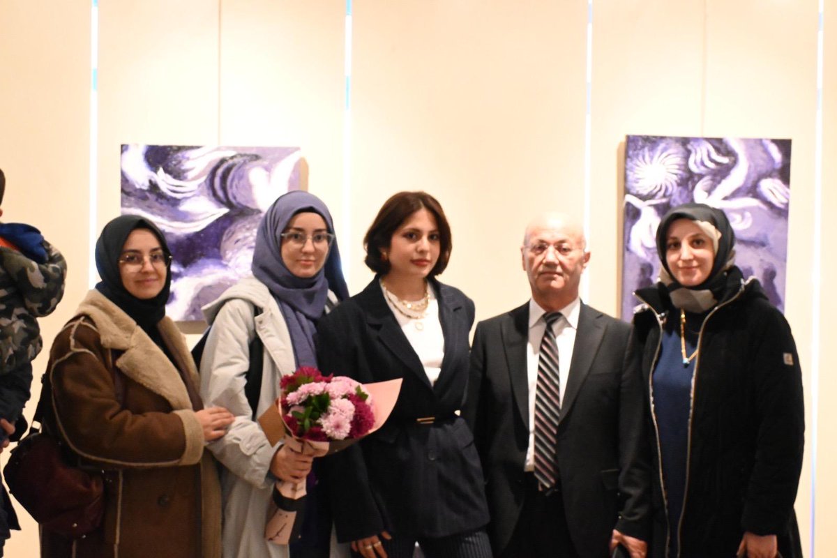 cumunivkurumsal's tweet image. Eğitim Fakültesi Öğrencilerinden Sanat Yolculuğu: “ANASÖZÜ” ve “YANSIMA

cumhuriyet.edu.tr/m/haberler-ice…

#sivascumhuriyetüniversitesi
#resimsergisi