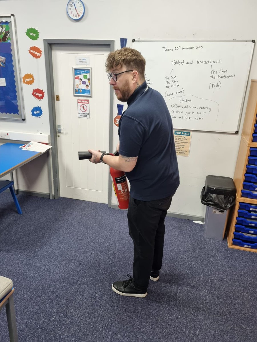 reintegreat's tweet image. 🔥🔬 This morning in Science, our KS3 Blue Group dived into the fascinating world of fire safety! 🚒✨ They learned all about different fire extinguishers and their specific uses. 🧯💡 Safety first! Great job, everyone! 👏 

#ScienceInAction #FireSafety #LearningIsFun