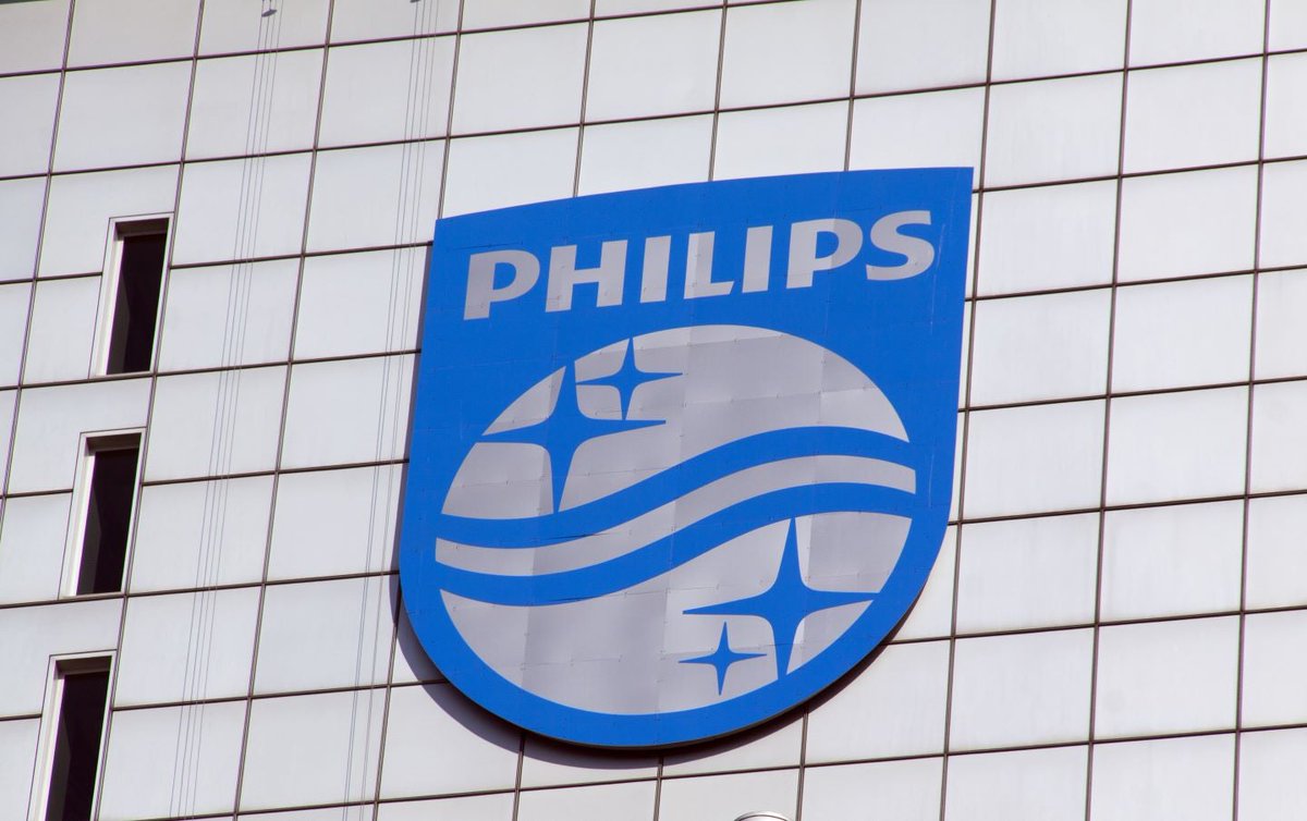 Philips launches new web-based diagnostic viewer

Philips’ new web-based diagnostic viewer consolidates patient imaging data in one place to streamline radiologists’ workflows.

 medicaldevice-network.com/news/philips-l…