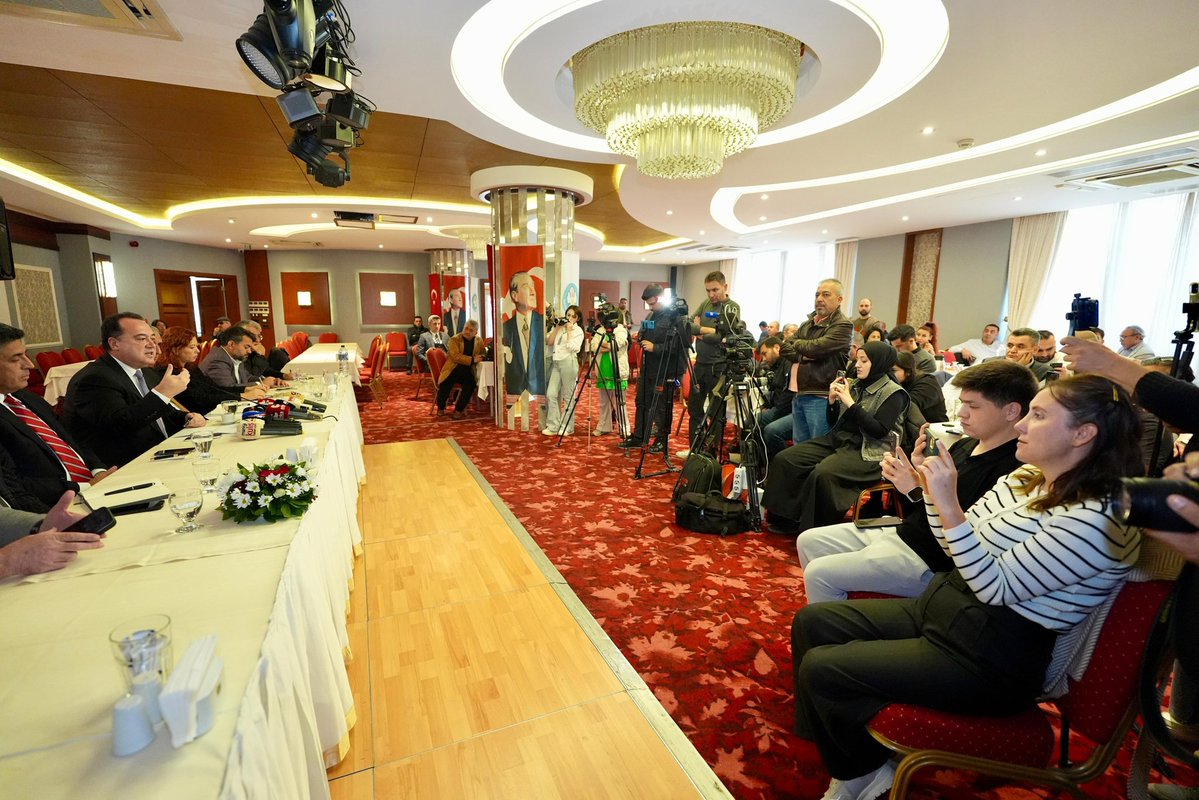 besimecz's tweet image. Şehrimizin yönetimi ve geleceği adına yürüttüğümüz çalışmaları paylaşmak üzere, aylık basın buluşmamızı gerçekleştirdik.

Manisa&apos;mızın yerel ve ulusal basın temsilcileriyle bir araya geldik. Toplantımızda hayata geçirdiğimiz çalışmalarımızı, yeni dönem projelerimizi ve…