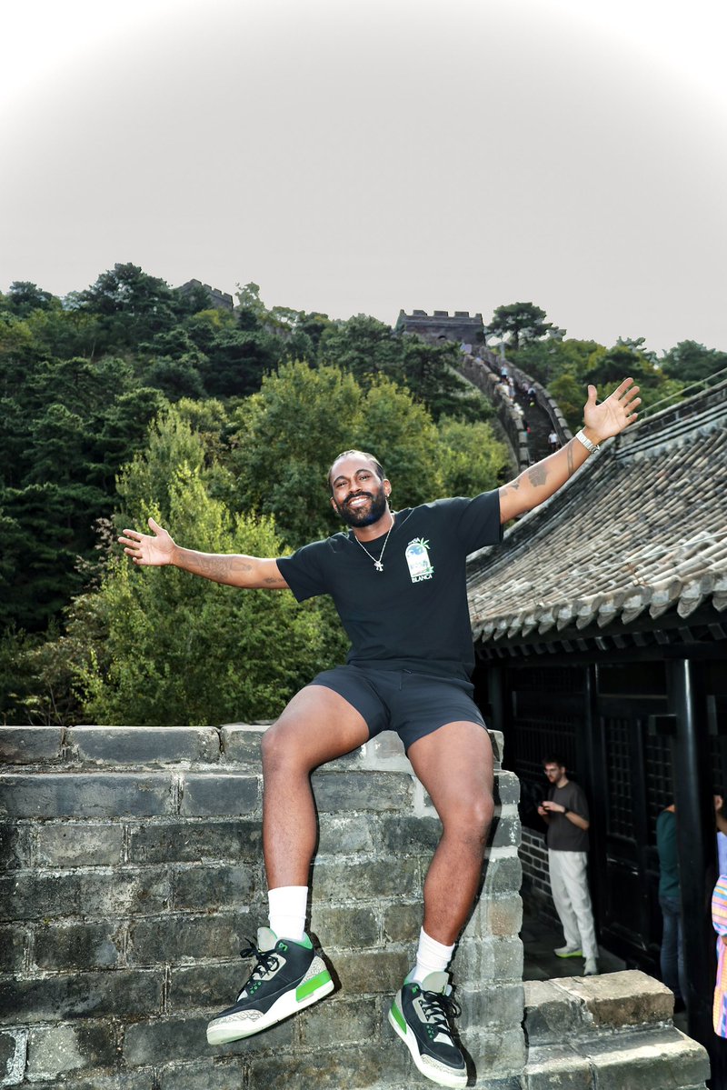 _jwigz's tweet image. no... YOU&apos;RE not in china. 🤏🏾