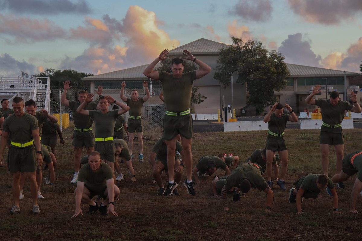 U.S. #Marines and #Sailors with Marine Aircraft Group 24 run in formation at Marine Corps Air Station Kaneohe Bay, Hawaii, Oct. 22, 2025.

📸 Lance Cpl. Chandler Evans