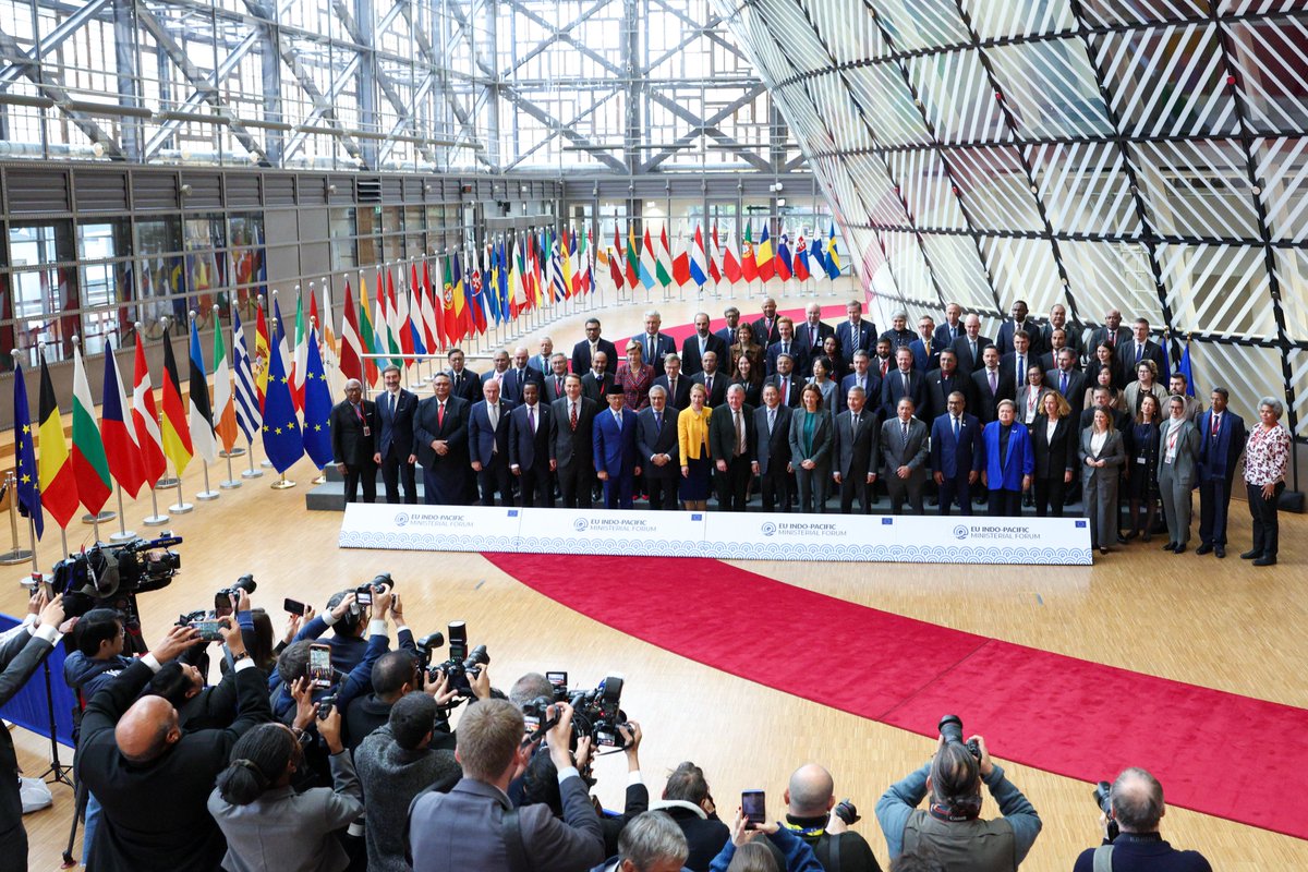 ESIWA_EU tweet media