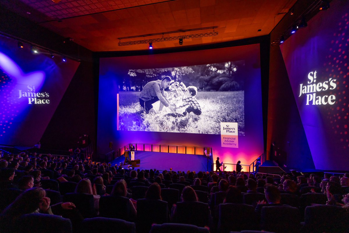 SCM_Events's tweet image. Big ideas deserve a BIG screen! Whatever you’re planning in 2026, make an impact in IMAX: The Ronson Theatre. With cutting-edge tech, a screen the size of four double decker buses and a space designed to impress, your event will be larger than life: 
venuehire@sciencemuseum.ac.uk