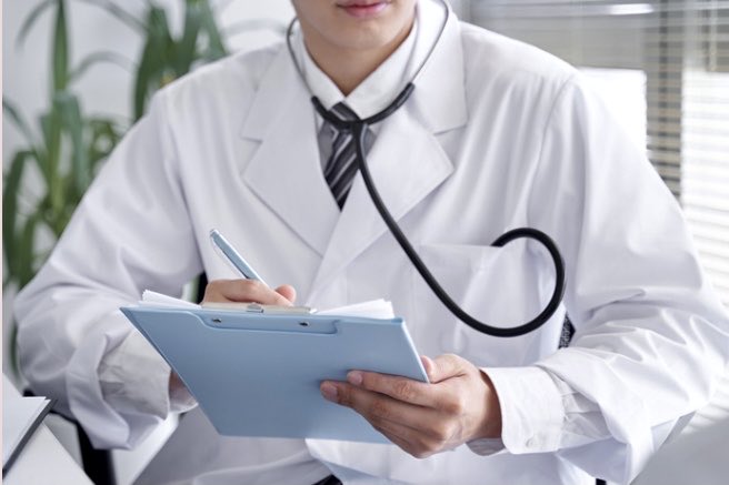 saikorokorok's tweet image. 人生で唯一信用した医師

38度を超える熱が5日目になり、当日に鉄駅検査の結果が出る病院へ行った。
医師は「白血球が異常に増えている、何かしらの菌かウィルスが入り込み、発熱と白血球で菌を殺そうとしている、5日間安静にしても改善せねば来らように。薬は出しません」
その後3で元気になった。