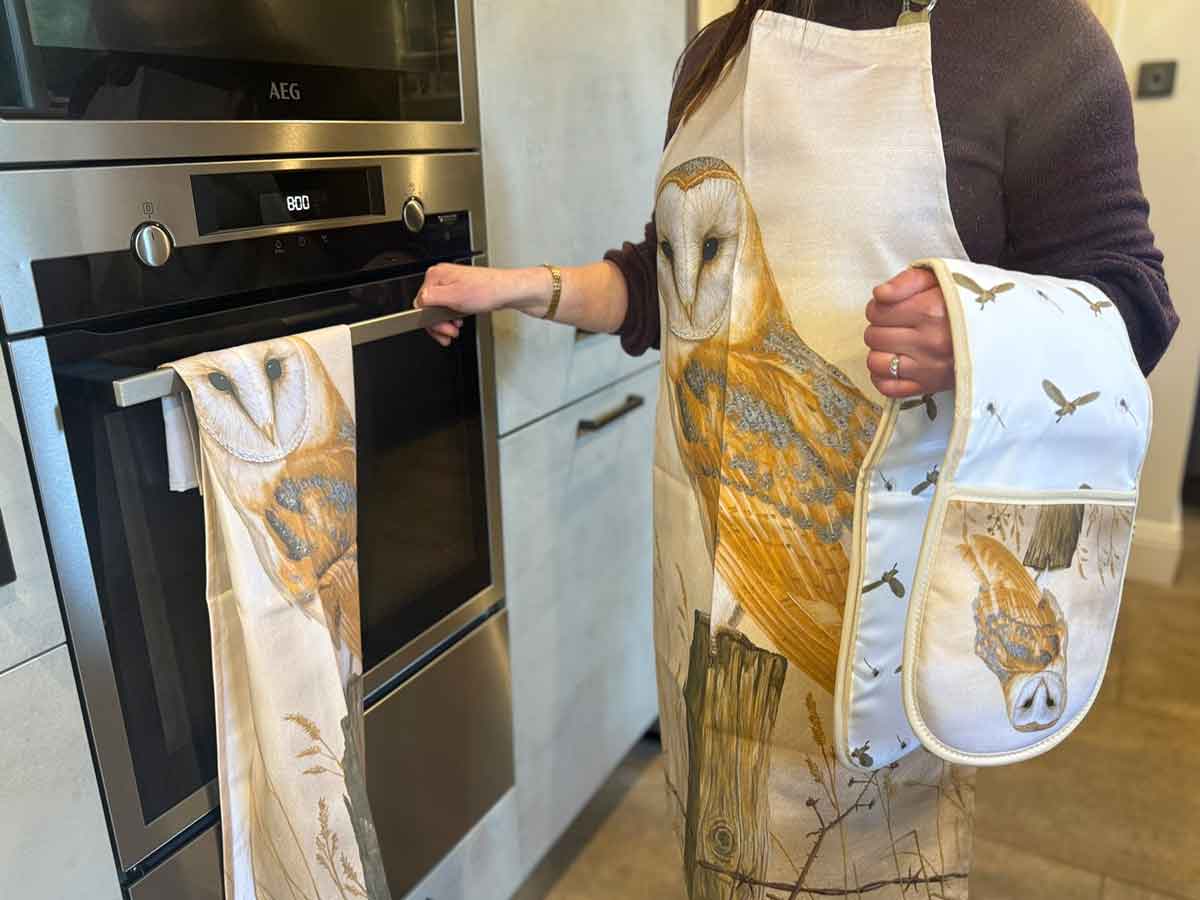 RobertEFuller's tweet image. Serve up in style with aprons and oven gloves featuring my wildlife paintings
👉robertefuller.com/collections/ap…