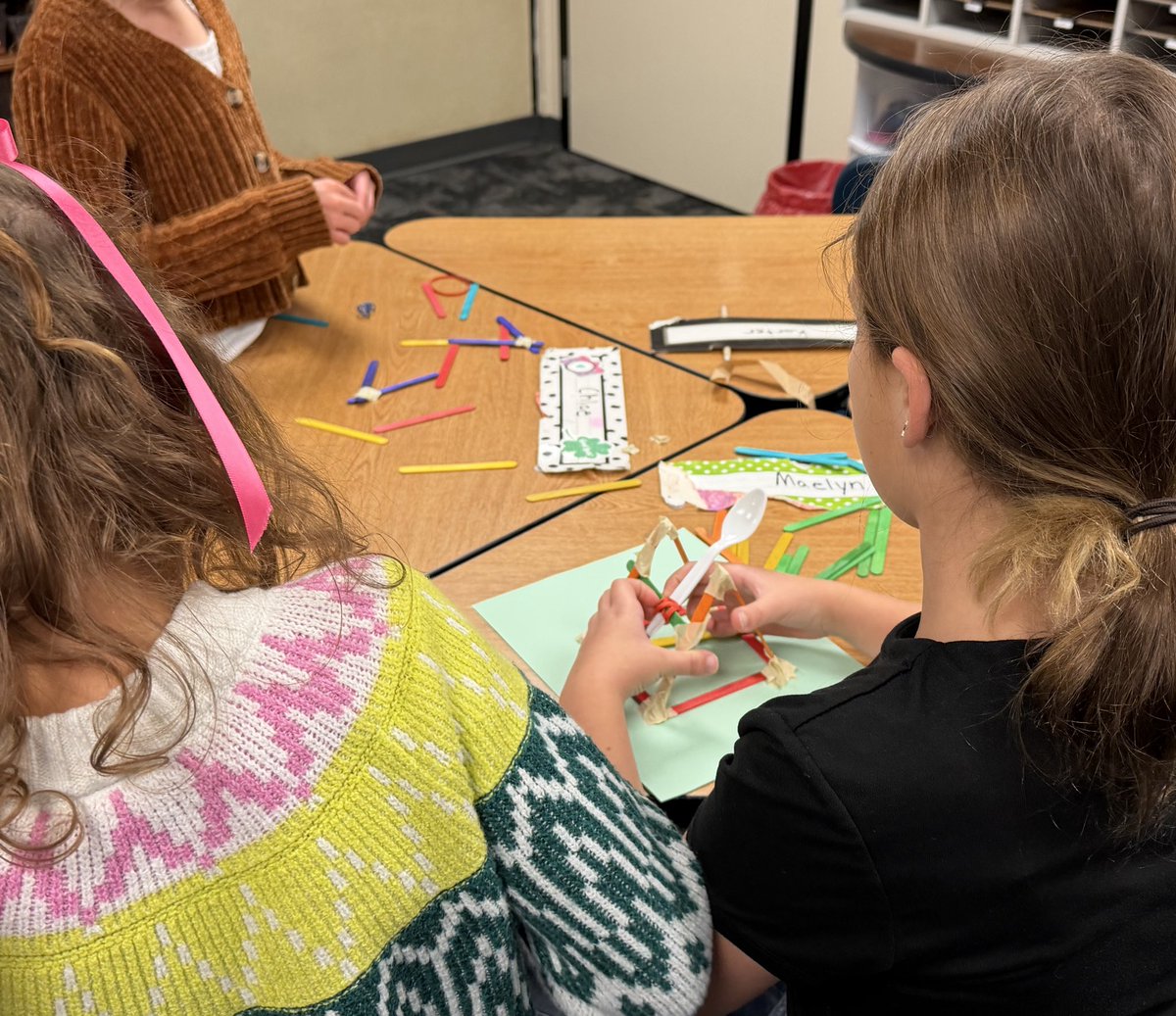 MrsZirkle4th's tweet photo. STEM Club students were challenged to make a catapult that would launch a gummy worm, hoping to come closest to a target. 

Great ideas, good teamwork, and awesome designs! Great work! https://t.co/yYBUnZLMqn