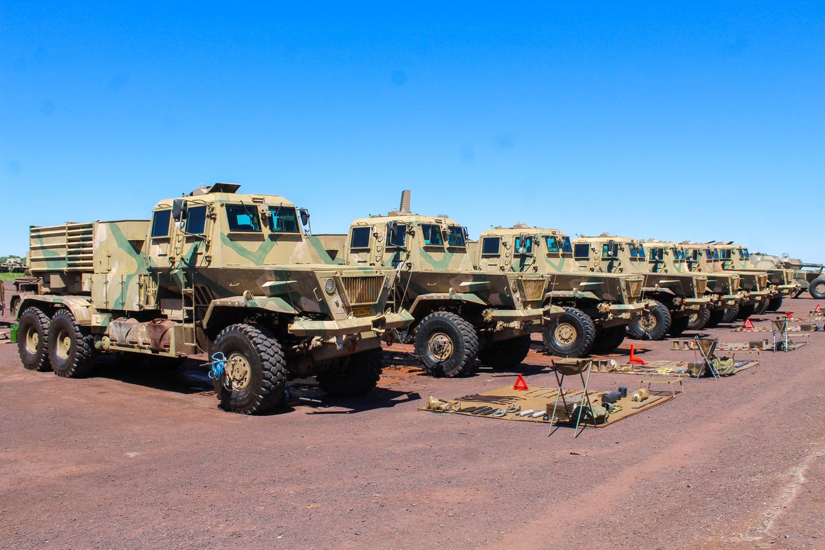 SANDF_ZA's tweet image. Exercise VUKUHLOME IV || Pre-Distinguished Visitors Day Stable Parade Snapshots 3

#SANDF
#SAArmy
#PrideOfLions
#ExerciseVUKUHLOME_IV
