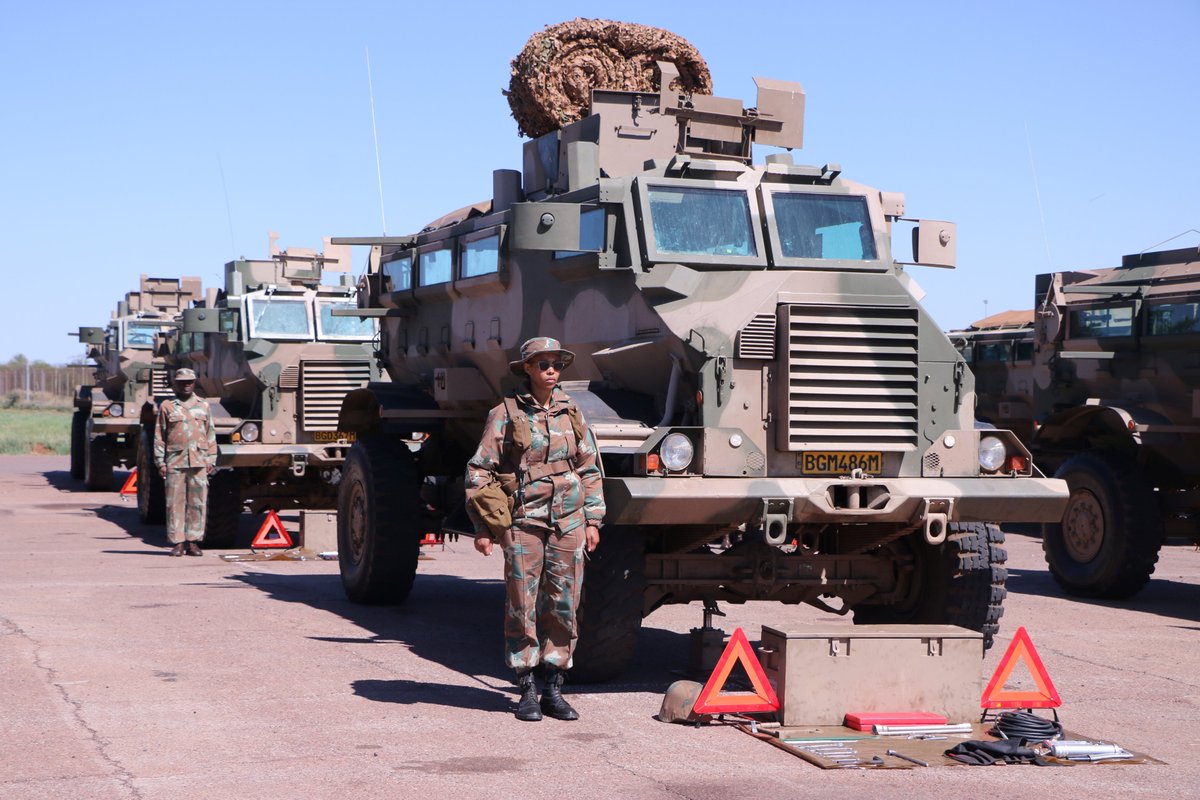 SANDF_ZA's tweet image. Exercise VUKUHLOME IV || Pre-Distinguished Visitors Day Stable Parade Snapshots 3

#SANDF
#SAArmy
#PrideOfLions
#ExerciseVUKUHLOME_IV