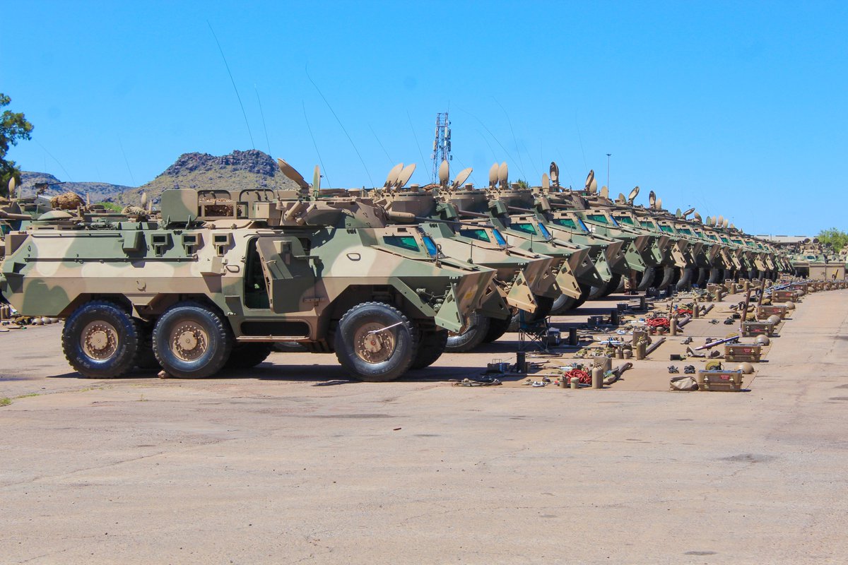 SANDF_ZA's tweet image. Exercise VUKUHLOME IV || Pre-Distinguished Visitors Day Stable Parade Snapshots 3

#SANDF
#SAArmy
#PrideOfLions
#ExerciseVUKUHLOME_IV