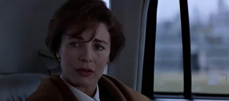 miguelungo_'s tweet image. La actriz
#AnneArcher fue uno de los rostros elegantes de los 80–90: nominada al Oscar por #FatalAttraction y sufridora profesional en thrillers como #NarrowMargin o #PatriotGames. Después de #PeligroInminente, encontró el refugio de la madurez en telefilms con mensaje.