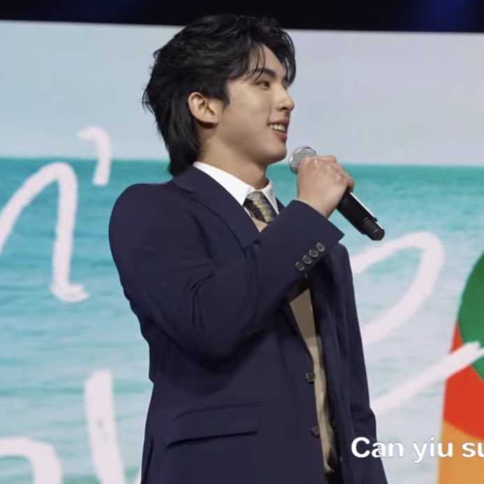 naneng_jaa's tweet image. ลูกจับไมค์ ยืนบนเวที
ขอคนเข้าใจ แม่มันมีน้ำตาจำนวนมาก🤲🏻🥹

MAGIC VIBES MAXIMIZED X SJ

#SurfNLove #GMMTV2026
#GMMTV2026XSurfJava
#swensurf @swensurf 🌊