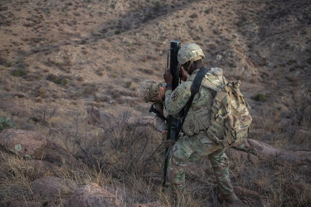 BrantPhilip_'s tweet image. US commandos launched an operation against an IS-Somal fortified cave in the Baalade valley this morning, after months of Puntland forces attempts to take over the area, intense clashes broke out directly between American soldiers and IS-Somal fighters which reportedly resulted…