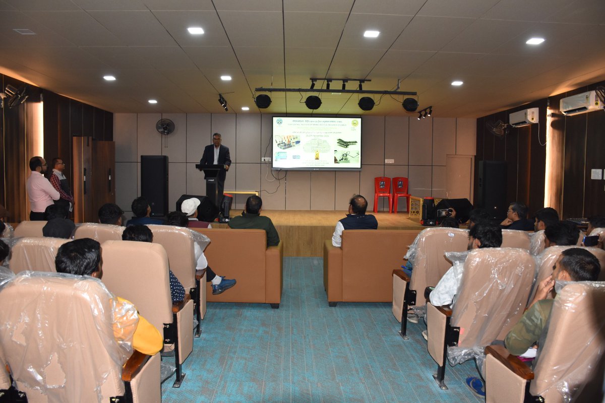 CIMFR_CSIR's tweet image. CSIR-CIMFR inaugurated 3-day Skill Development Program (25–27 Nov 2025) at Govt. Polytechnic Dhanbad on “Microcontroller-based Programming &amp;amp; Interfacing on Arduino Uno and Related Platforms” with 58 enthusiastic EE students!
#SkillDevelopment #Arduino #EmbeddedSystems #IoT