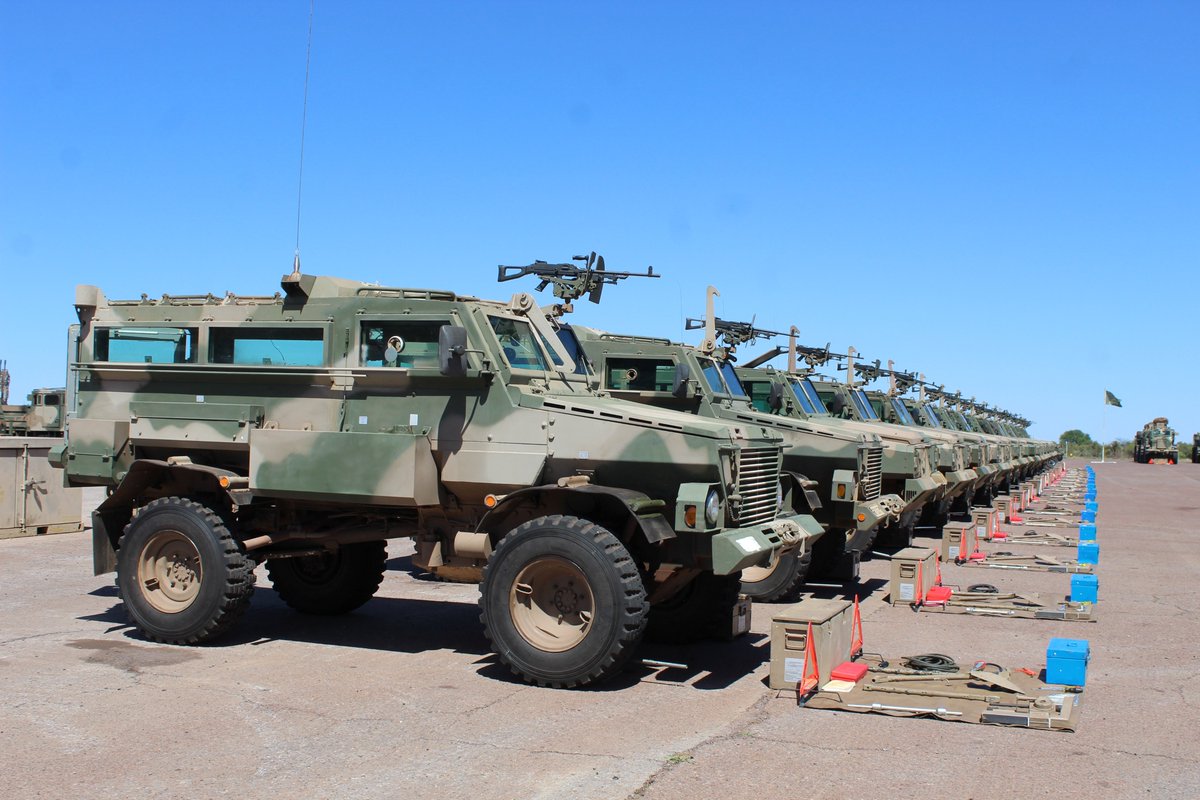 SANDF_ZA's tweet image. Exercise VUKUHLOME IV || Pre-Distinguished Visitors Day Stable Parade Snapshots 2

#SANDF
#SAArmy
#PrideOfLions
#ExerciseVUKUHLOME_IV