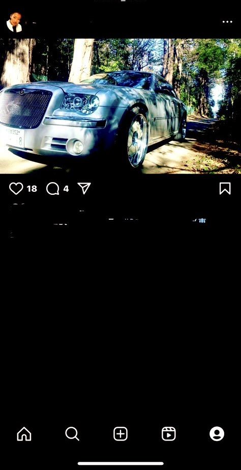 10年振りにインスタ開いたら糞ガキ時代の写真が😧虫取りしてなかったら今頃チャレンジャーのSRT8乗ってそう笑