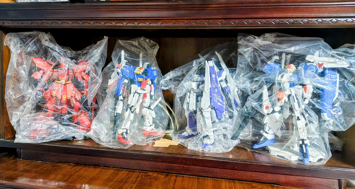 ひとり展示撮影会をやってお片付けしてます #ガンプラ