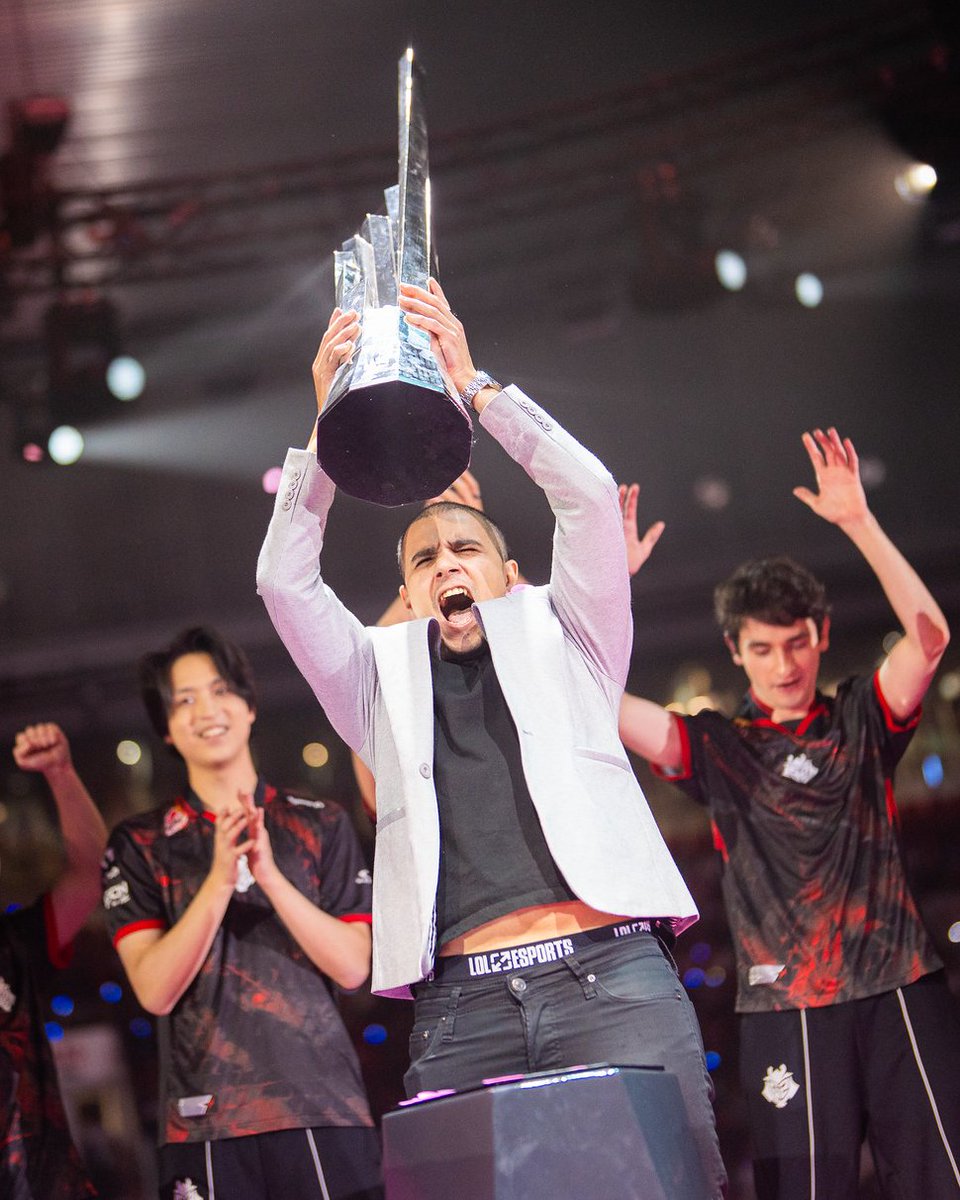 He’s recreating this a few more times next year 😎

<a href="/MementoLoL/">G2 Memento</a> re-signed for 2026!