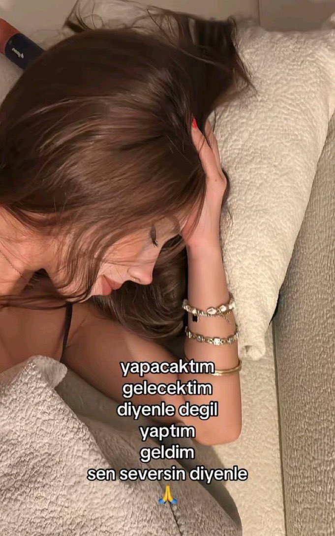 Kübra (@_benisenyordun) on Twitter photo 