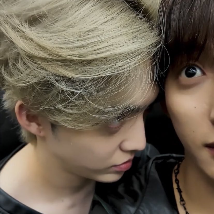 aboutscoups's tweet image. seungcheol weird way of staring 😆 so silly