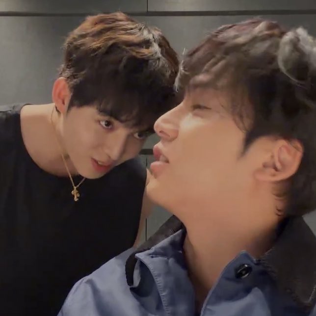 aboutscoups's tweet image. seungcheol weird way of staring 😆 so silly