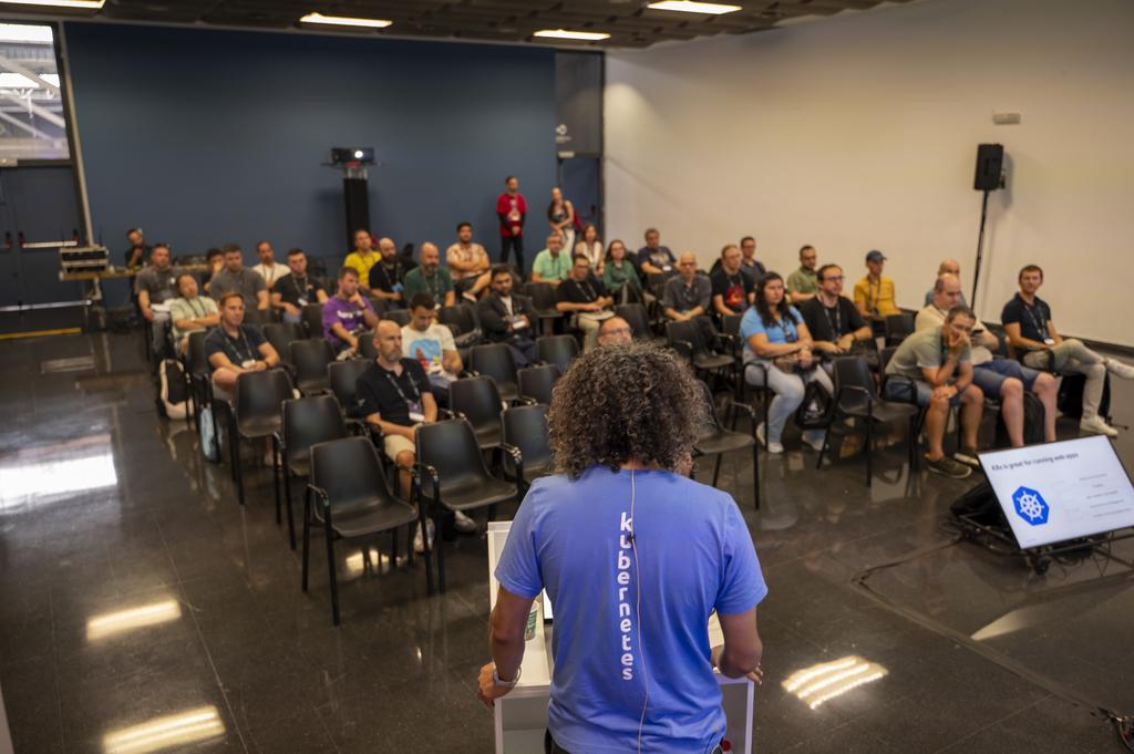 boredabdel's tweet image. Backstage pass? No, front stage view. 👀

#DevRel #K8s #Kubernetes #GoogleCloud