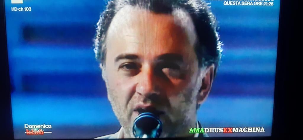 <a href="/Aquila6811/">Aquila@68</a> <a href="/afspagnuolo/">McAntonio 💙💙💙💙</a> <a href="/CleliaMussari/">𝒞𝓁ℯ𝓁𝒾𝒶 ℳ𝓊́𝓈𝓈𝒶𝓇𝒾</a> <a href="/Condor7810/">Condor</a> <a href="/joniraiders/">joni🏴‍☠️</a> <a href="/LaFrauMi1/">Lady Milano®</a> <a href="/Serge7073/">Tibullus</a> <a href="/nenazucar/">antonella sallesi🦅</a> <a href="/mixborghi/">Michele Borghi</a> <a href="/RBascoccia/">rosella bascoccia Prigioniera di una Fede 🦅💙</a> Minchia, signor tenente
E siamo qui con queste divise
Che tante volte ci vanno strette, specie da quando sono derise
Da un umorismo di barzellette, e siamo stanchi di sopportare
Quel che succede in questo Paese, dove ci tocca farci ammazzare...
#GiorgioFaletti  #Sanremo