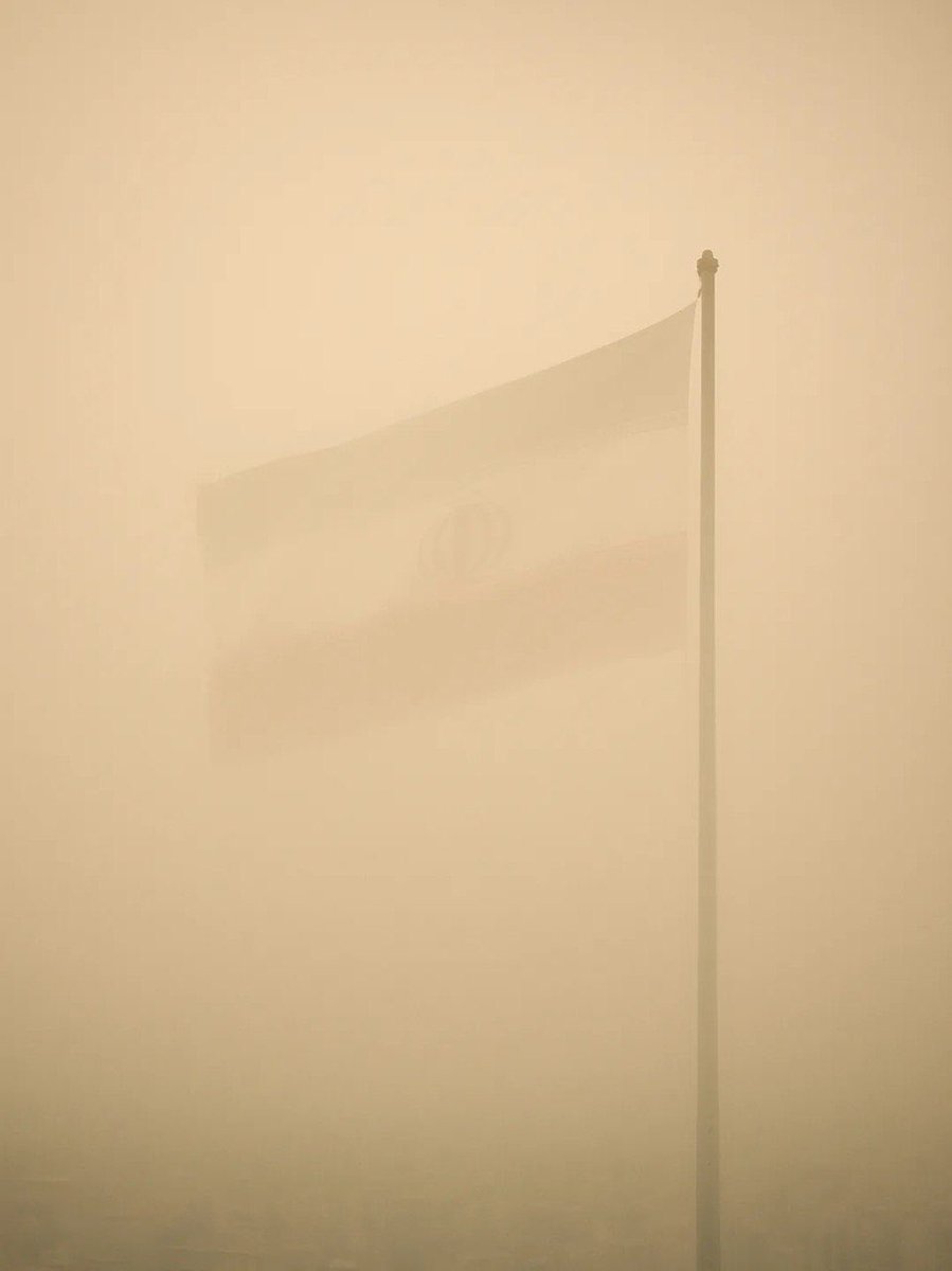 tehran445522's tweet image. فرق داره پرچم چی باشه 
فرق داره کی پرچم دار باشه 
  
#پهلوی_امید_ملت 
#جاویدشاه