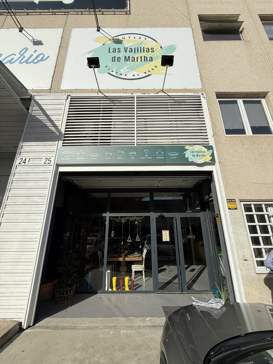 Espectacular outlet en San Sebastián de los Reyes Las Vajillas de Martha con diseño de tres estrellas Michelin a precios más bajos que Ikea 

I ❤️ Madrid