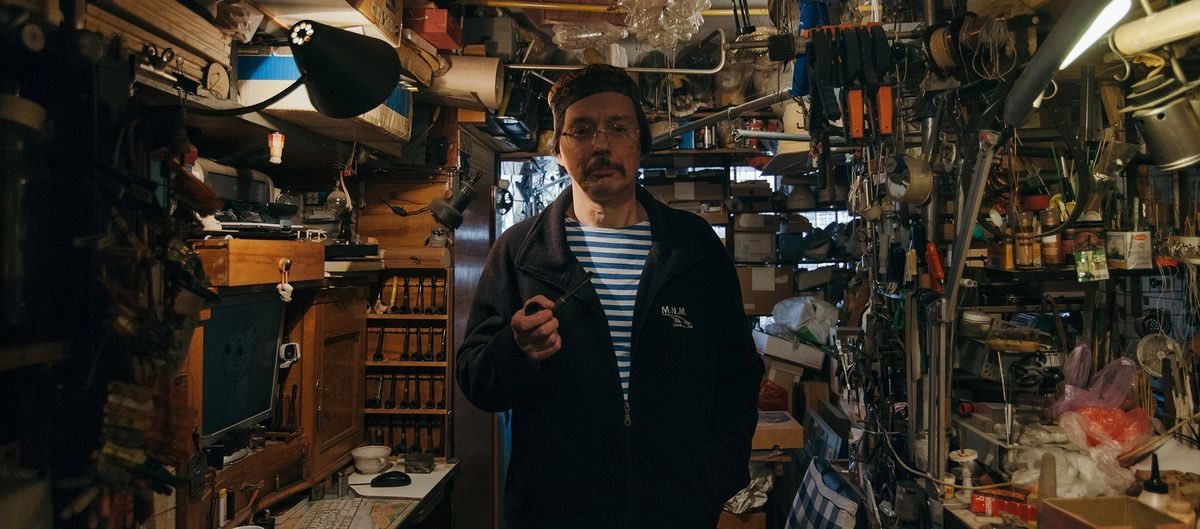 prokyiv_media's tweet image. У Києві, внаслідок російського обстрілу, загинув Вадим Тупчій, бутафор «Шоу довгоносиків»

У ніч на 25 листопада шахед потрапив у його квартиру. Тупчій створював легендарні носи й декорації для шоу, майстрував реквізит для фільмів і театрів

Фото: Бабель