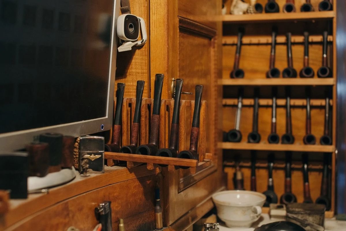 prokyiv_media's tweet image. У Києві, внаслідок російського обстрілу, загинув Вадим Тупчій, бутафор «Шоу довгоносиків»

У ніч на 25 листопада шахед потрапив у його квартиру. Тупчій створював легендарні носи й декорації для шоу, майстрував реквізит для фільмів і театрів

Фото: Бабель