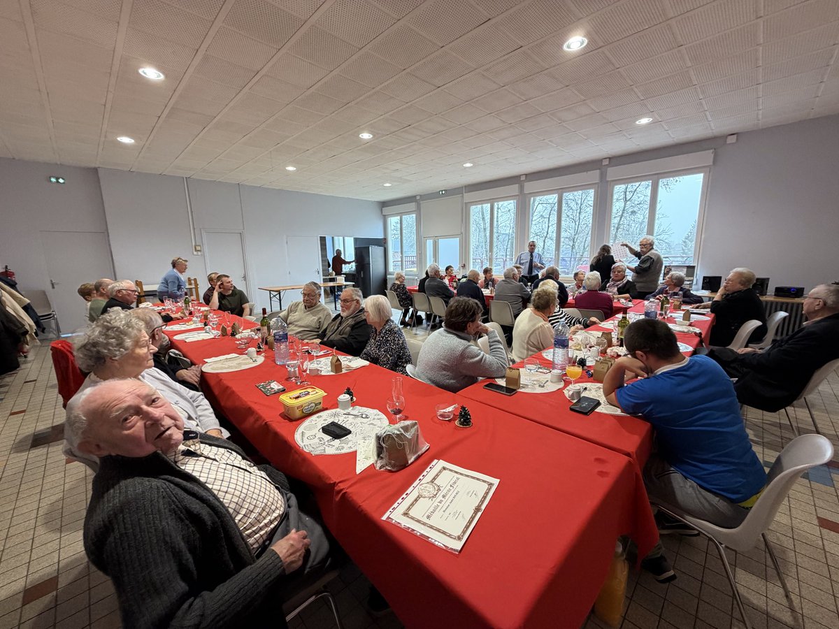 🇫🇷CATM du secteur de Ss-Richaumont s’est réunie pour son AG,placée sous la présidence de B.Courtin,entouré des membres du bureau
Recueillement,fraternité et reconnaissance,cette assemblée a rappelé la force de nos valeurs:mémoire,respect,solidarité
<a href="/hautsdefrance/">Région Hauts-de-France</a> <a href="/xavierbertrand/">Xavier Bertrand</a>