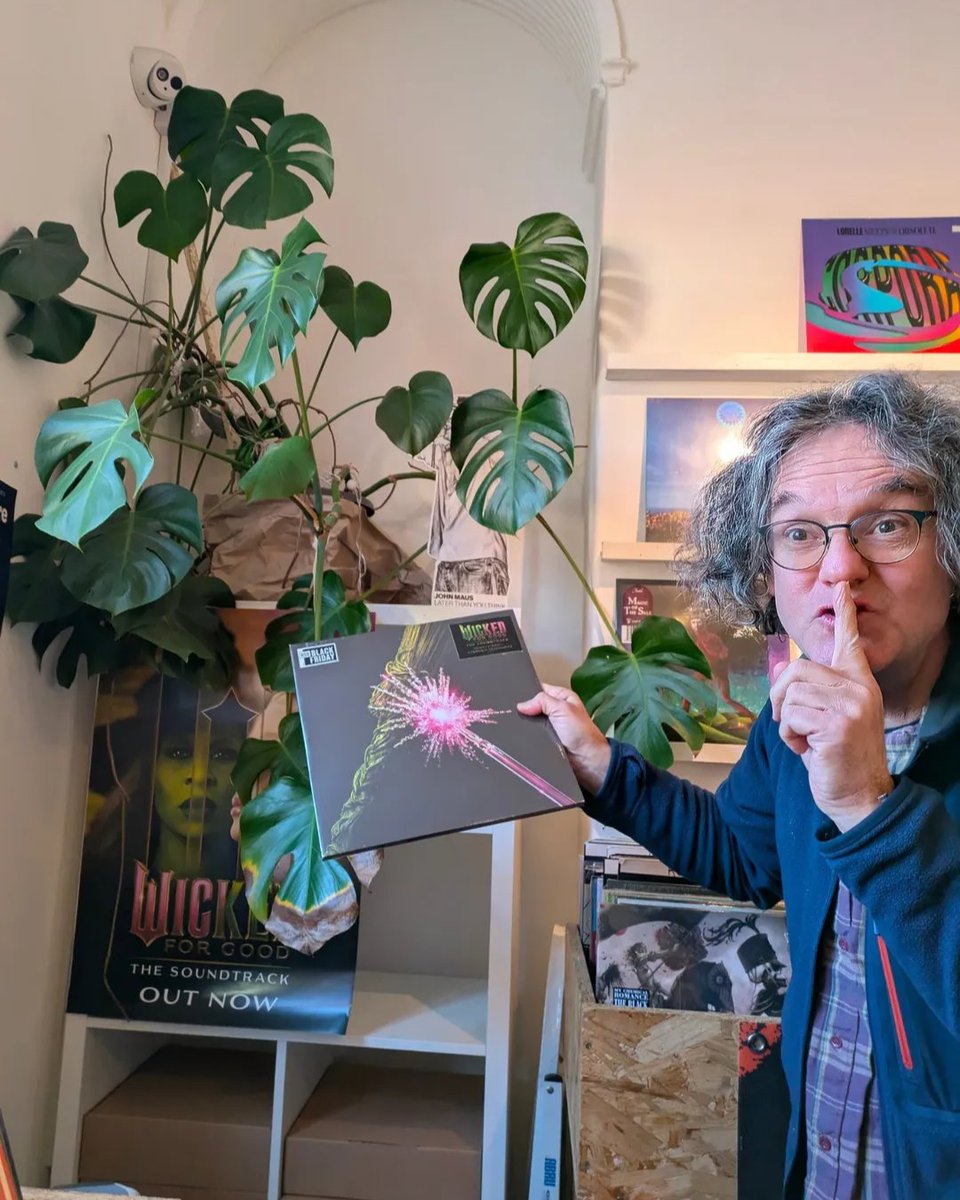 RSDUK's tweet image. A little sneak peak at some #RSDBF releases, anyone? 👀🖤

Head to your local indie record shop this Friday 28th November to celebrate🚶 

Still building that wishlist? 📝 
Discover the full list of #RSDBF titles: bit.ly/4mRKIe9🔗