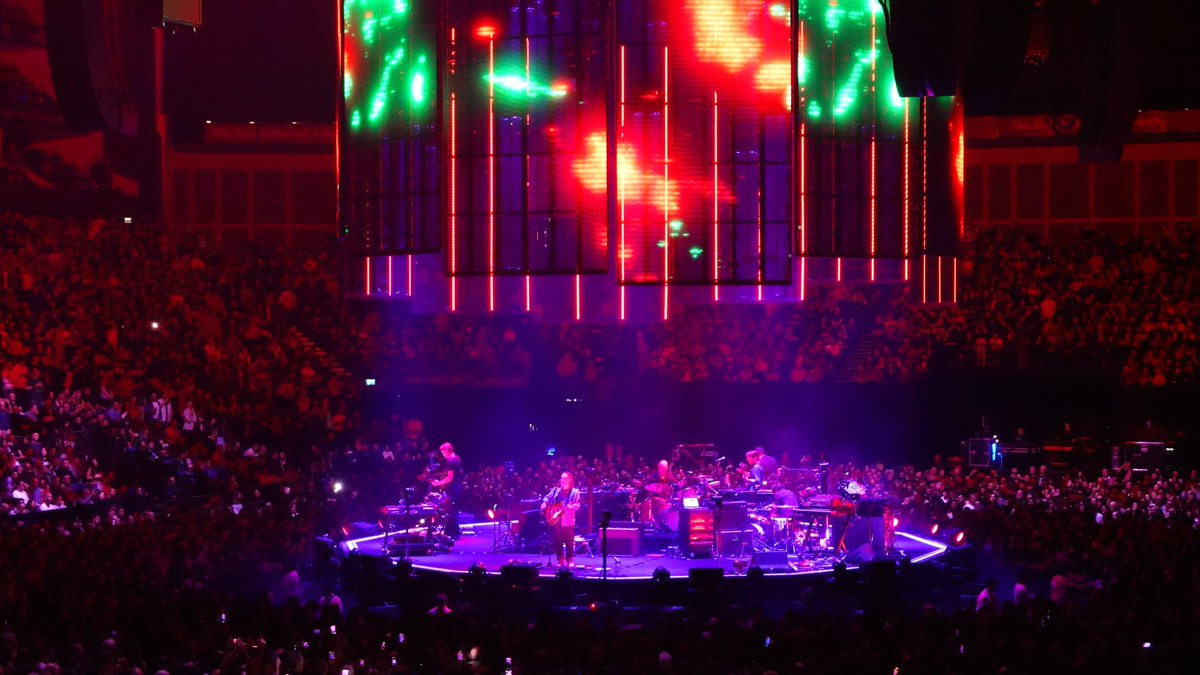 Rob Smith tweet media