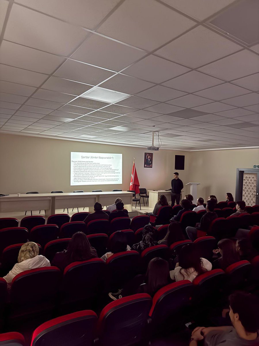 Fakültemizde Ulusal ve Uluslararası Lisans/Lisansüstü burs programlarına ilişkin olarak Prof. Dr. Feray Altan ve Dr. Öğr. Üyesi Burcugül Altuğ tarafından öğrencilerimize yönelik bilgilendirme söyleşisi düzenlendi.
