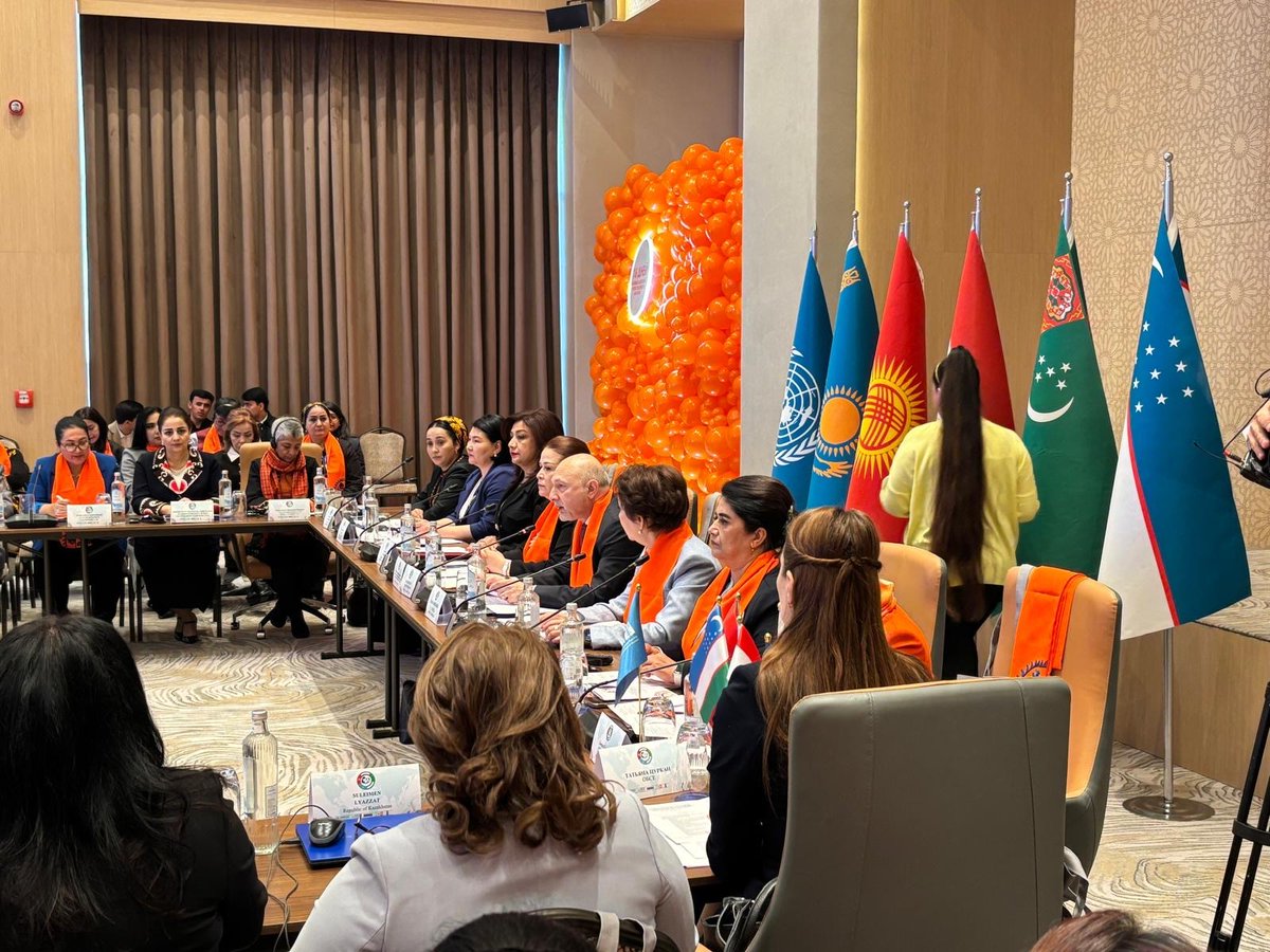 UNRCCA's tweet photo. #SRSG @kahaimnadze, addressing the #WomenPeaceSecurity Forum, hosted in #Dushanbe under #CAWLC 🇹🇯 Chair &amp; coinciding w/ 25th anniv. of #UNSCR1325, emphasized the #CAWLC’s growing impact on the #WPS Agenda regionally &amp; beyond, while calling 4 solidarity w/ #Afghan women &amp; girls. https://t.co/EuFr84uTy3