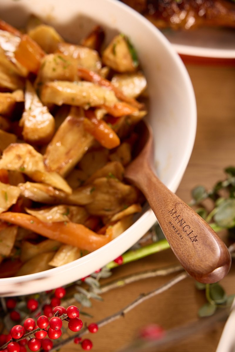 Mangia_NYC's tweet image. Cozy vibes, full plates, and Thanksgiving catering that feels like home. Grateful for every bite. 🍁🥧 #Thanksgiving #catering