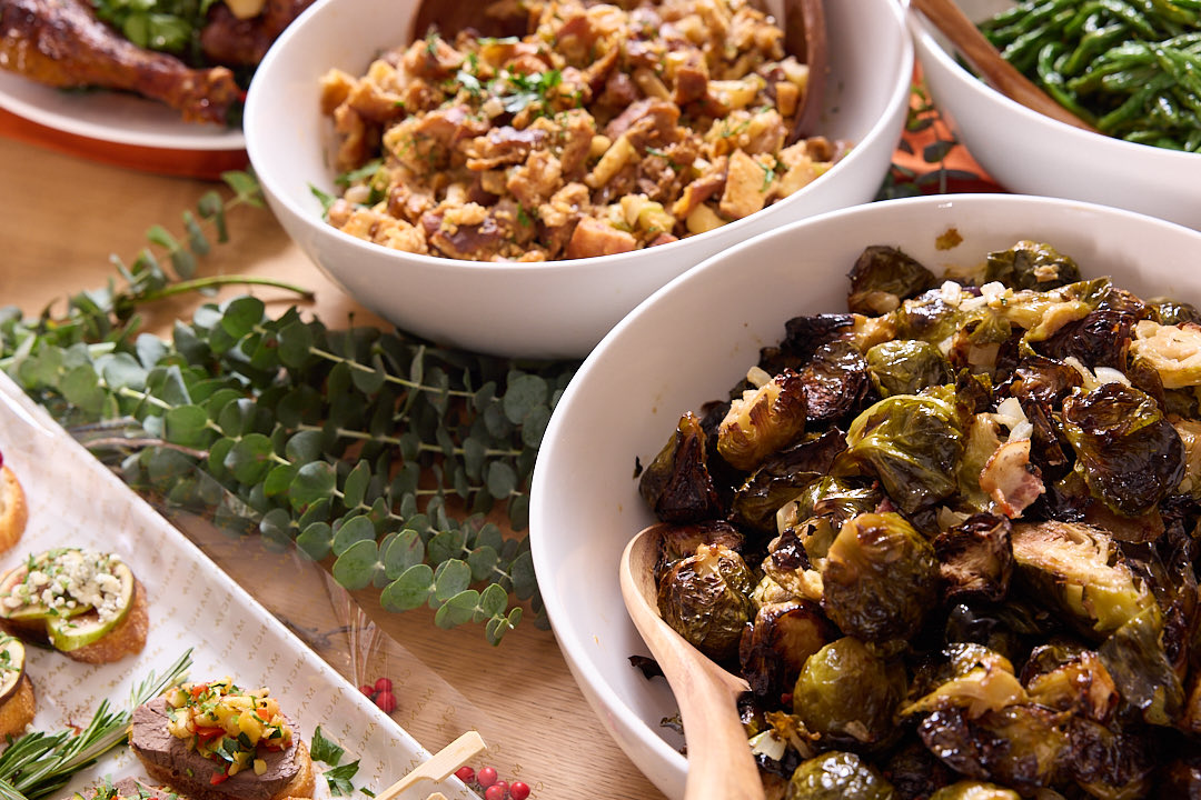 Mangia_NYC's tweet image. Cozy vibes, full plates, and Thanksgiving catering that feels like home. Grateful for every bite. 🍁🥧 #Thanksgiving #catering