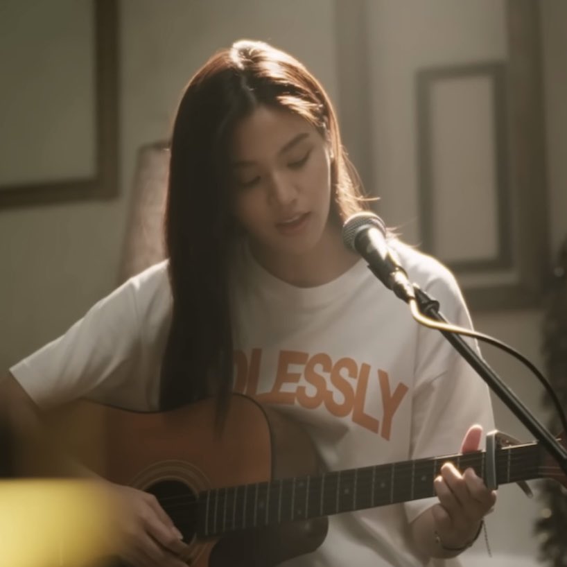 e3lludi's tweet image. ก็เล่นกีตาร์เหมือนกันนะ แต่