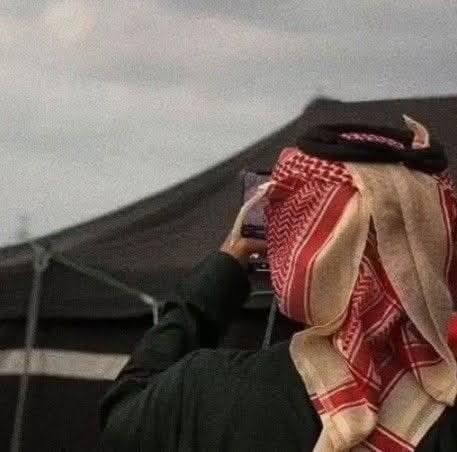 احذر تغش الناس لو كان غشوك 
غادر بصمت وخل خاطرك صافي

ودرب تجيه اليوم لاتزرعه شوك 
يمكن تجي له يوم وتمر حافي .🥀

#بوح