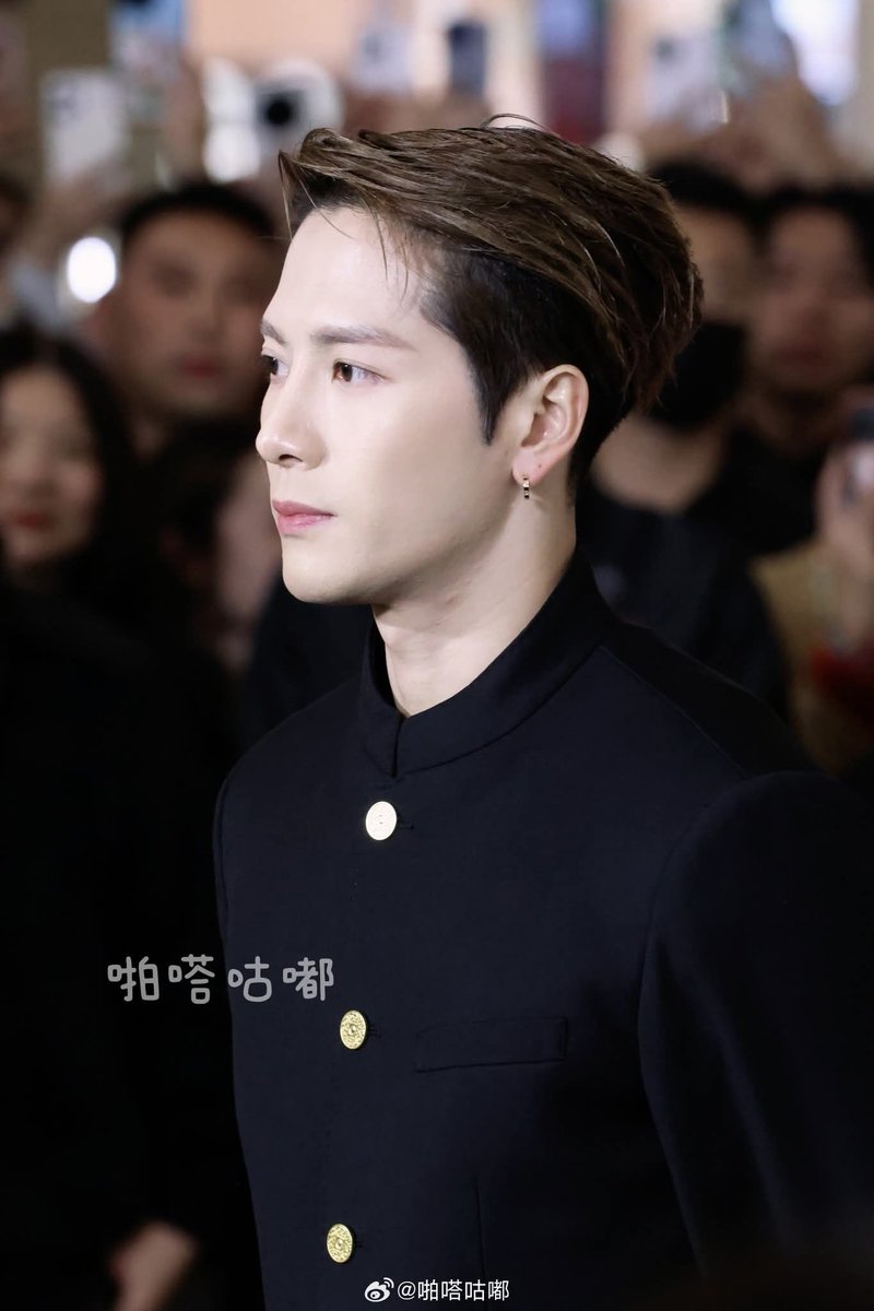 JACKY_AOM's tweet image. หล่อไม่บรรยะบรรยัง 👑
หล่อไม่ปรึกษาใครเลย ✨️

#JacksonWang
#JacksonWangxCartier